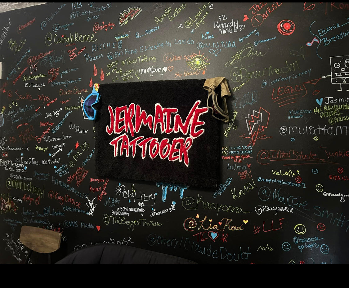 WOODEN TUFTED CANVAS